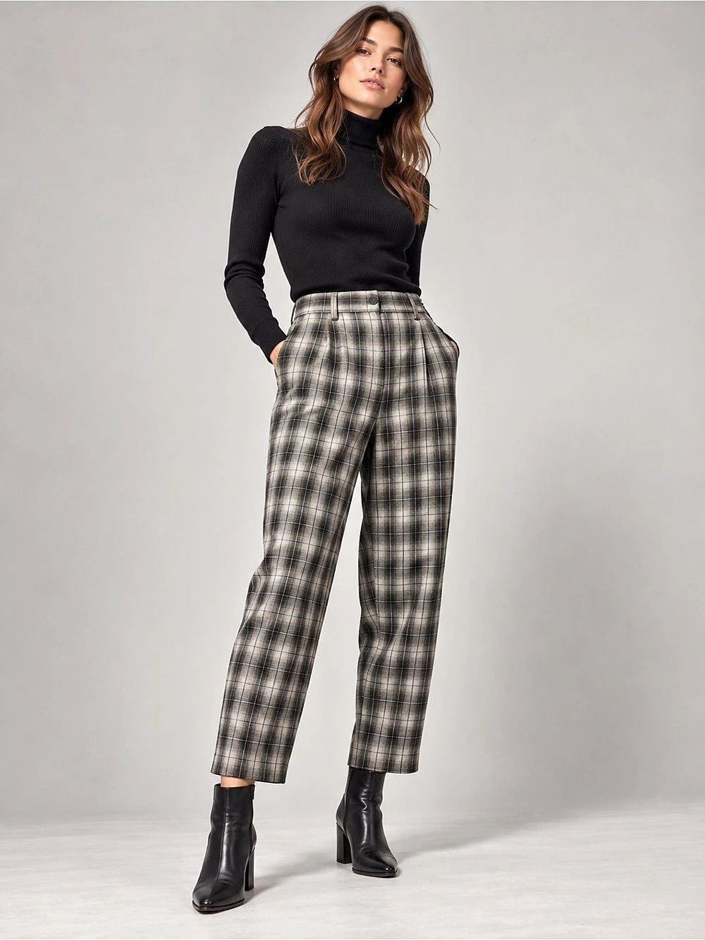 Urban Outfitters Grey Plaid Pleated Trouser Pants – Small